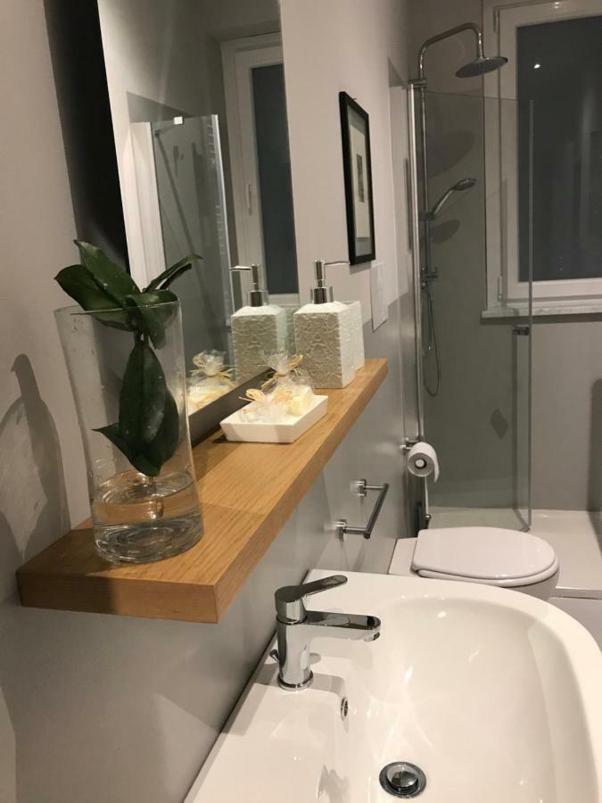 Single Room Private External Bathroom,812041191:JPEG